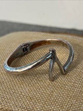 Lucky Brand Silvertone Horseshoe Wishbone clamper Cuff Bracelet